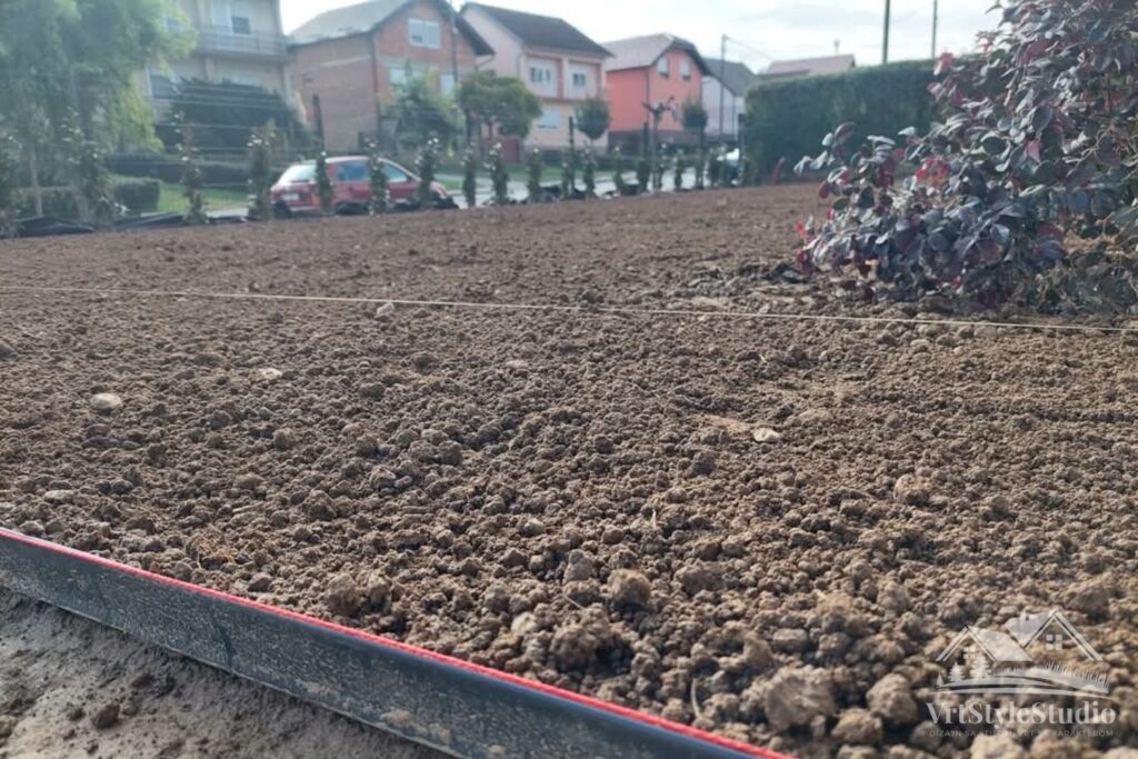sadnja travnjaka i polaganja travnog busena